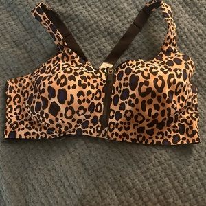 Victoria’s Secret zips sports bra, 38, DD